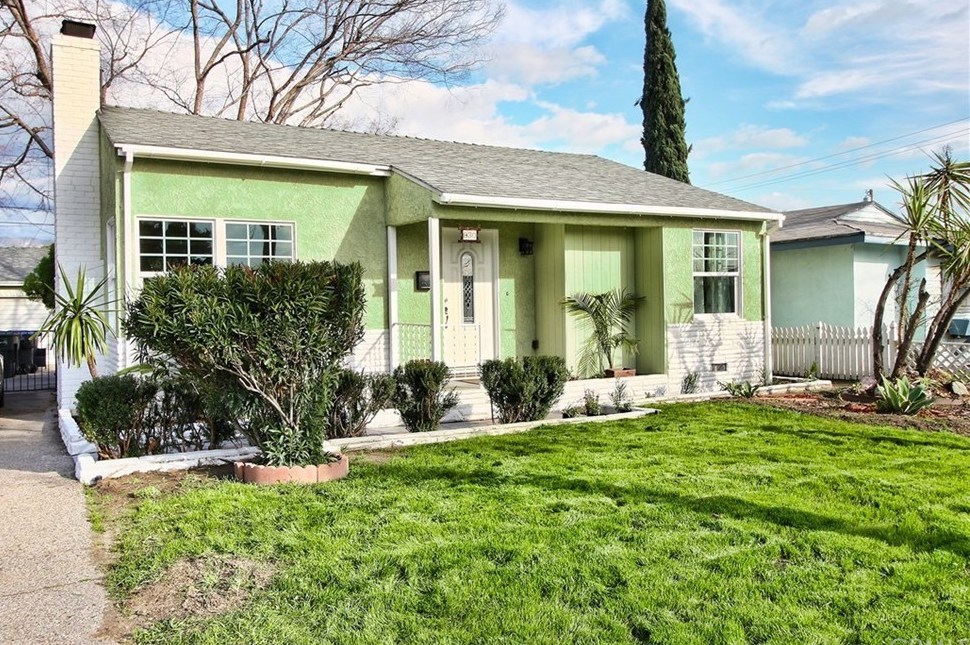 Burbank, Courtney Poulos, ACME, Real Estate, Traditional, Sold