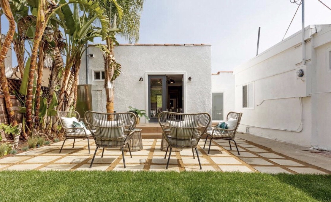 Beautiful Renovated Contemporary Spanish Bungalow In The Heart Of Las