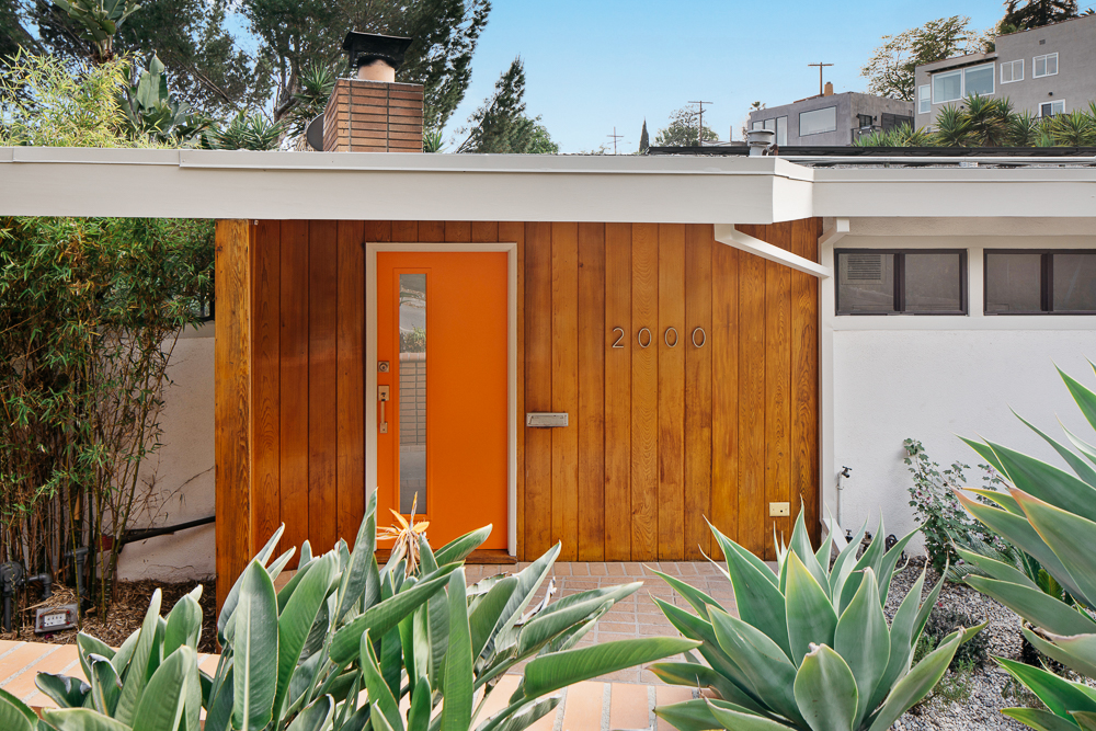 2000 Mayview Drive is a mid-century architectural retreat in the hills of Los Feliz.