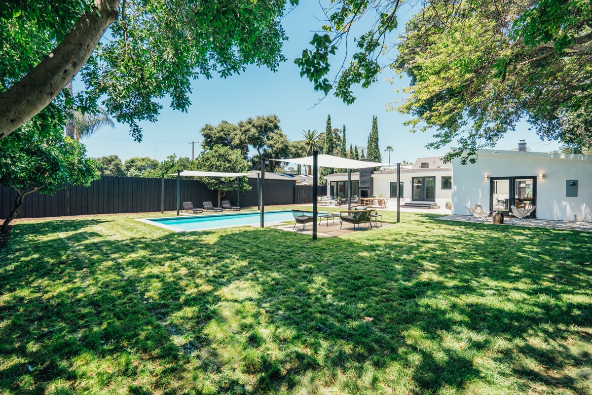 Chic + Fully Renovated Modern Farmhouse With Pool In Valley Village!