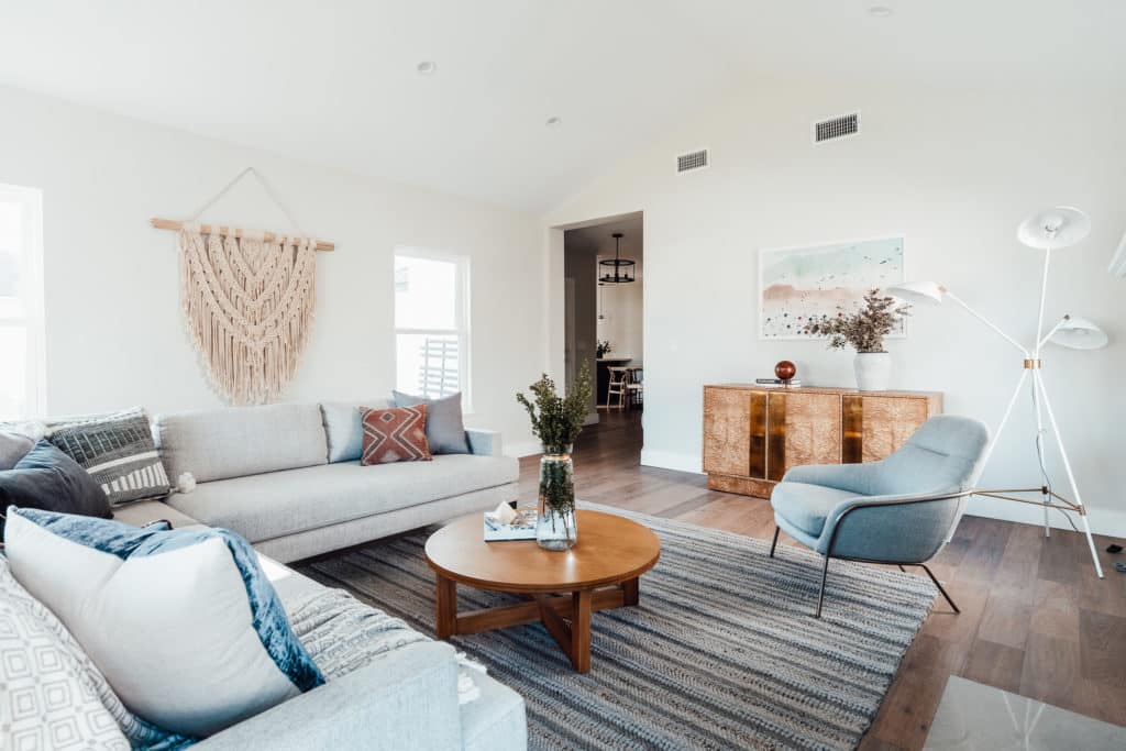 Modernized Traditional 3bd/2ba Dwelling in Leimert Park With Two