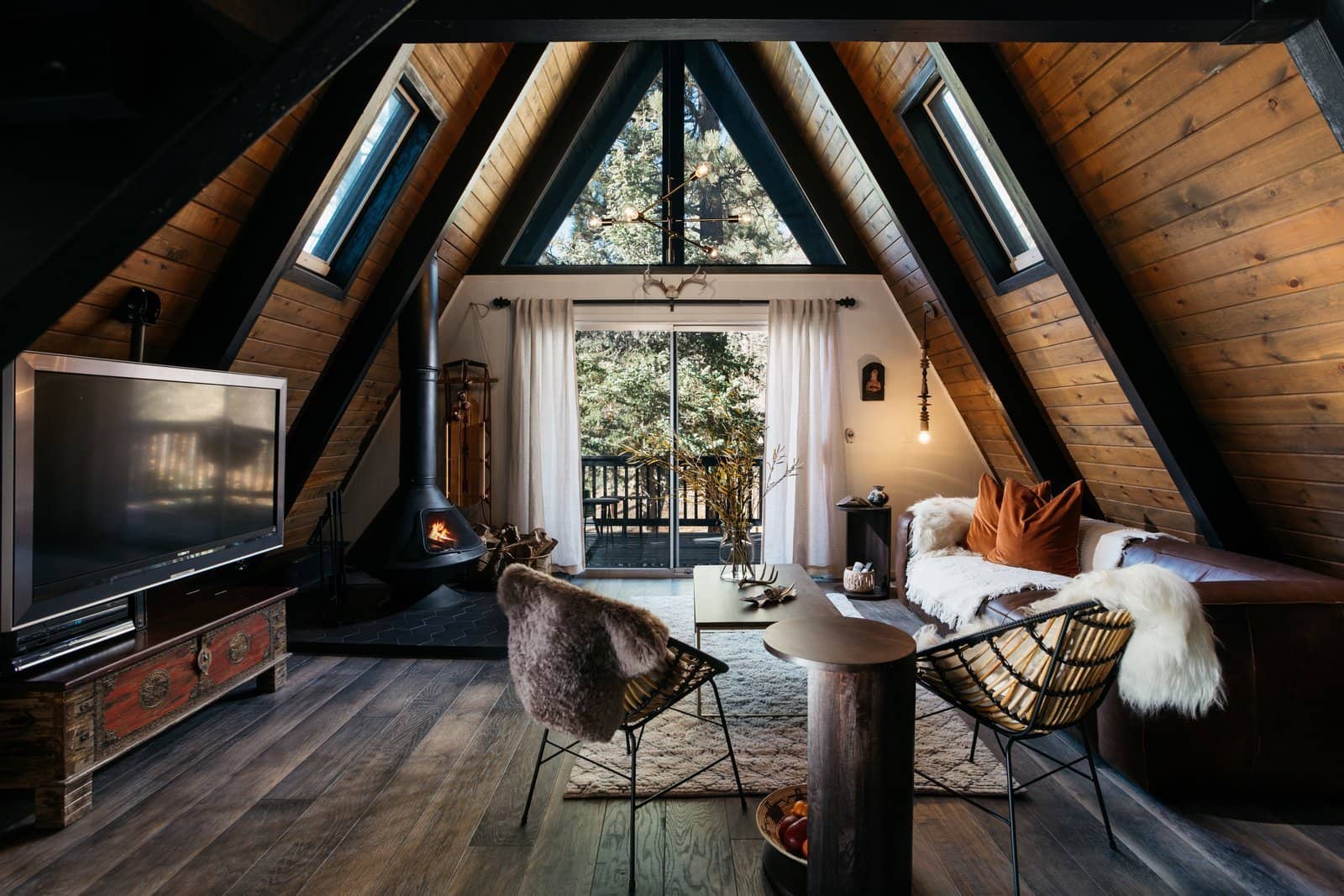 the-evolista-12-dreamy-luxury-cabins-and-airbnbs-in-big-bear