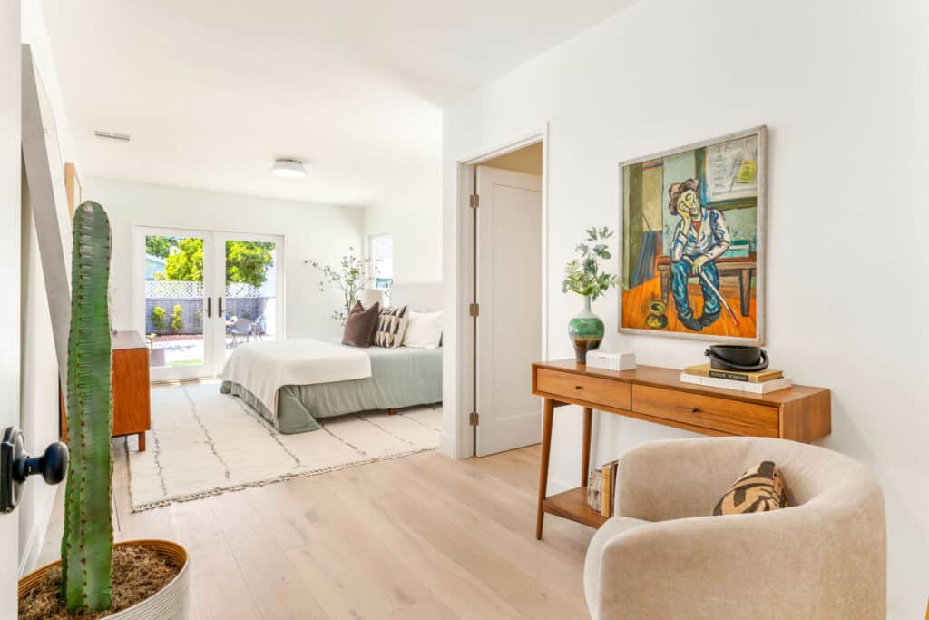 Captivating California Bungalow in Crenshaw Manor