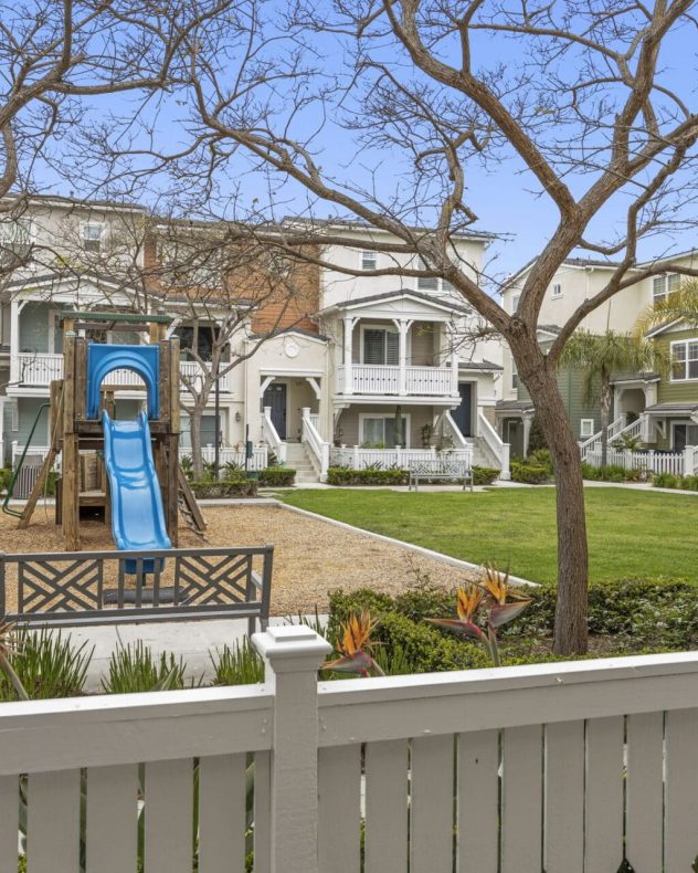 34-web-or-mls-UpmarketMedia_3703I-24